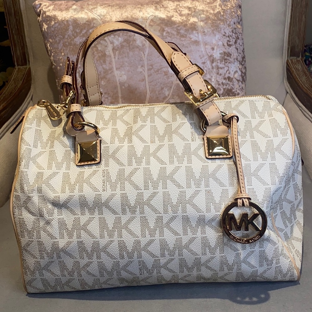 Micheal Kors Grayson Signature Satchel
